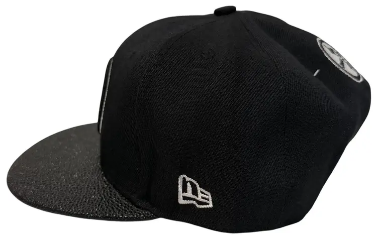 Pittsburgh Steelers NFL Classic Logo All Black Out Flat Brim Snapback by New Era