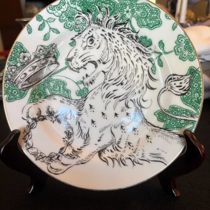 Anthropologie Regal Royal Crest Lion King 8" Plate