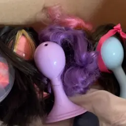 Liv Wigs And Stands