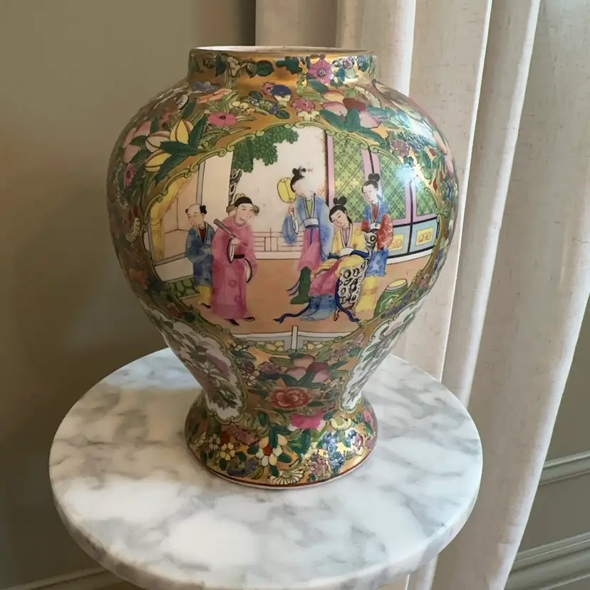 🔔 Vintage Rose Famille | Rose Medallion Vase