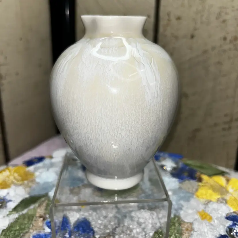 Vintage Carillon White And Beige Flambé. Glaze Vase Circa 1930