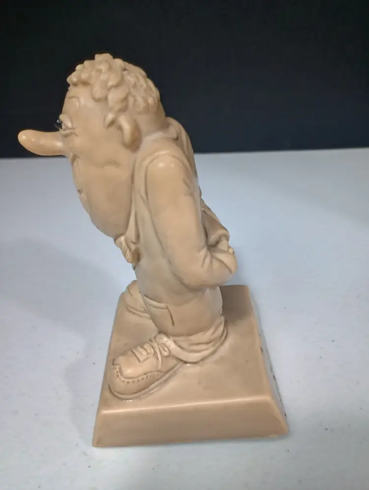 Vintage RW Berries Cos 1968 "Dirty Old Men Need Love Too" Made in the USA Resin Figurine