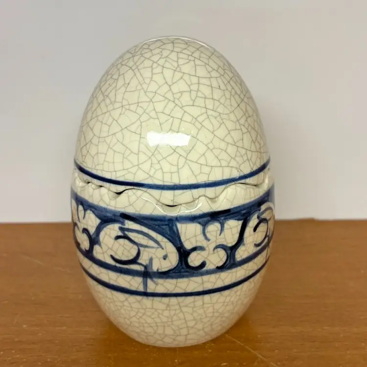 Dedham Pottery Potting Shed Cracked Egg Rabbit Trinket Box