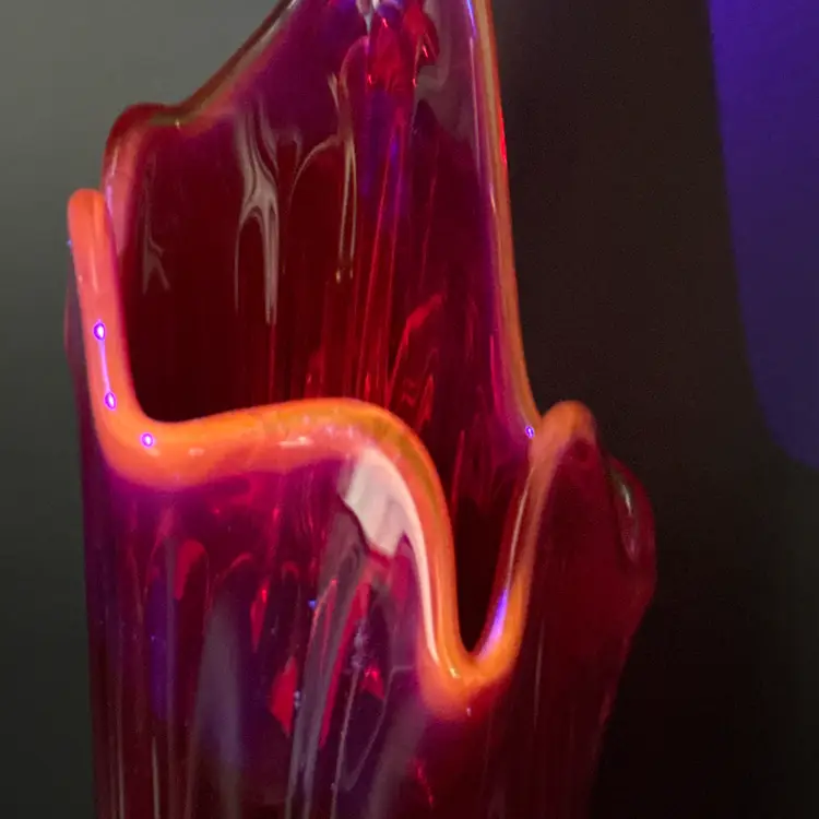 Vtg LE Smith Red Amberina UV Reactive 19.5" Fat Bottom Swung Glass Vase