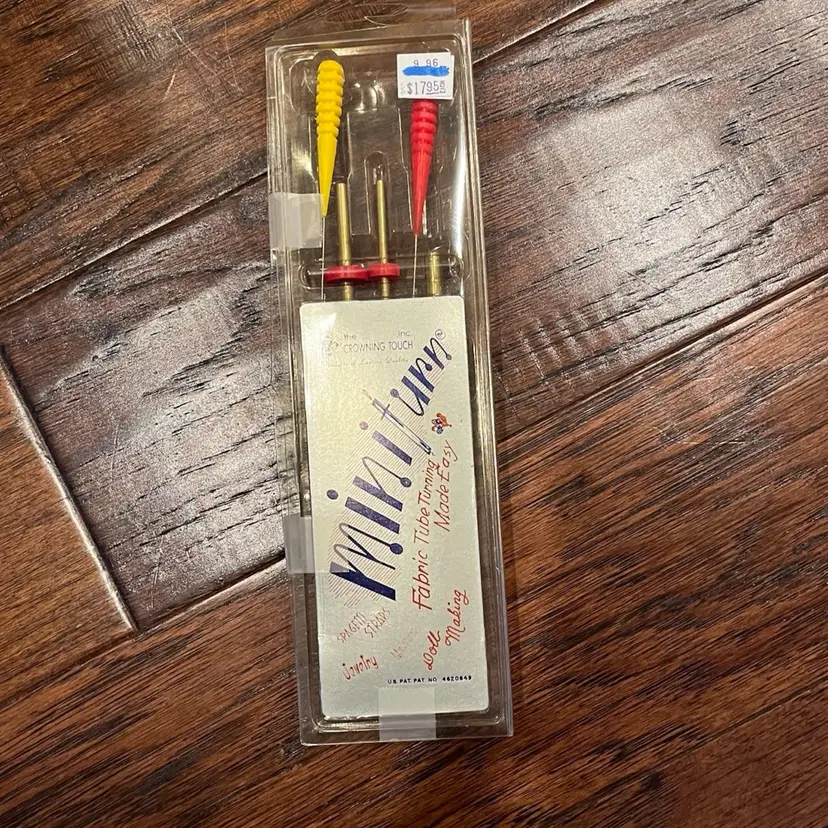 Crowning Touch Mini Turn. - Fabric Tube Turning Vintage