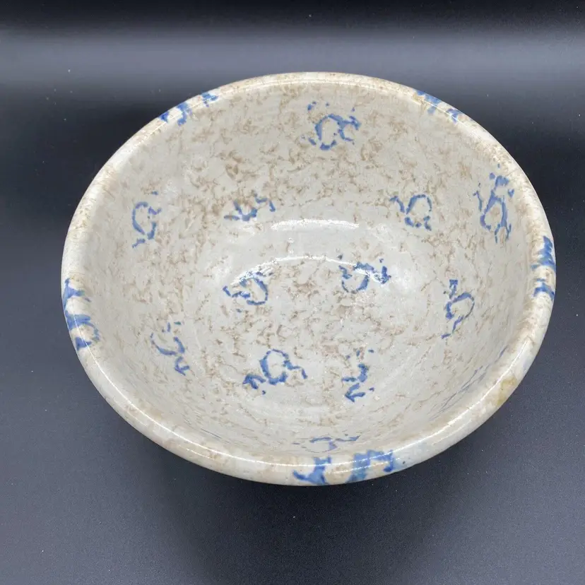 #2243 Vintage Handmade Pottery Mixing or Serving Bowl 8 inches Cottage Farmhouse Style