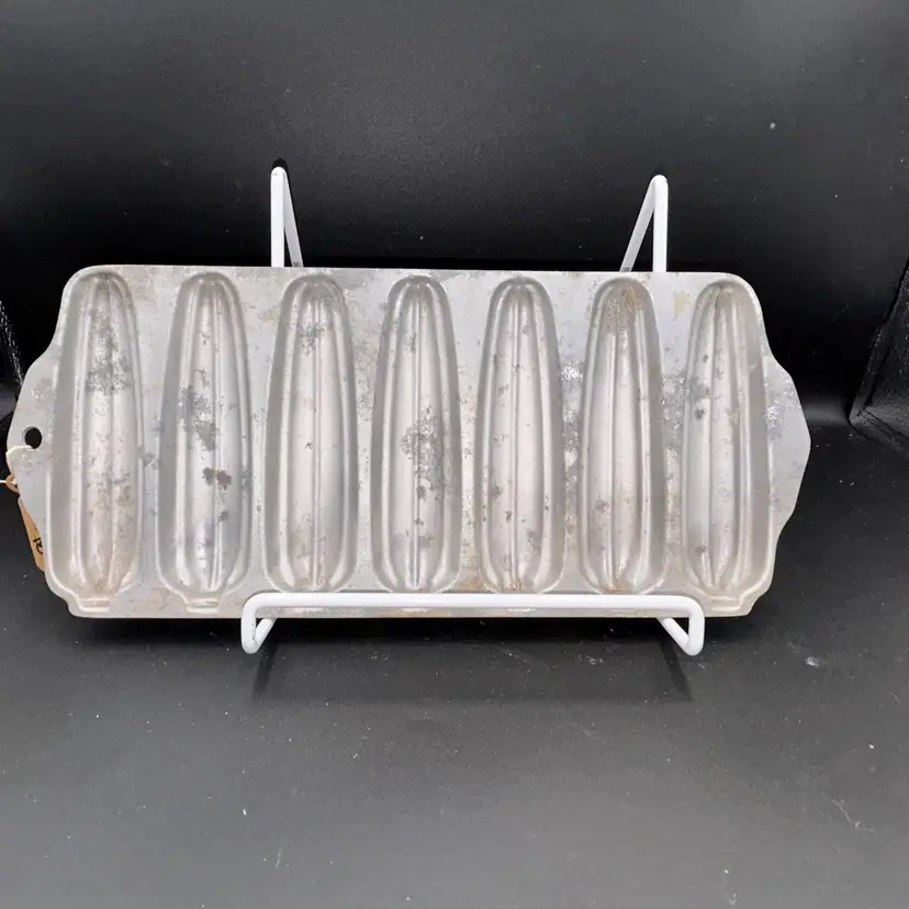 #3 Vintage WearEver Heavy Aluminum Corn Bread Muffin Pan -Bakeware