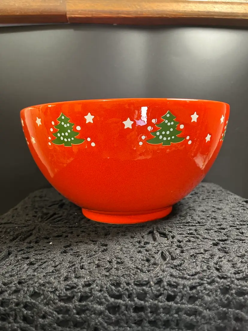 Germany-Waechtersbach. 9" Red Bowl Trimmed with Green Christmas Trees & Stars