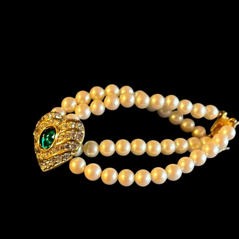 Bracelet Cream Colored Faux Pearls, Heart Shape Focal Point with Green Rhinestone Center Stone Surrounded by Pave White Rhinestone