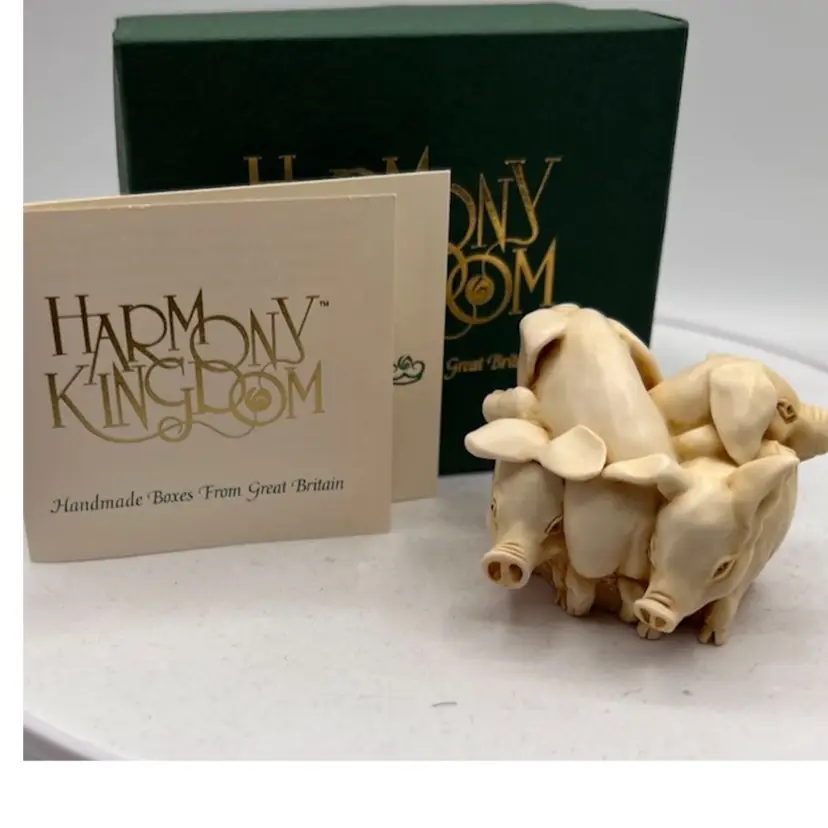 HARMONY KINGDOM “HAMMIN IT UP”