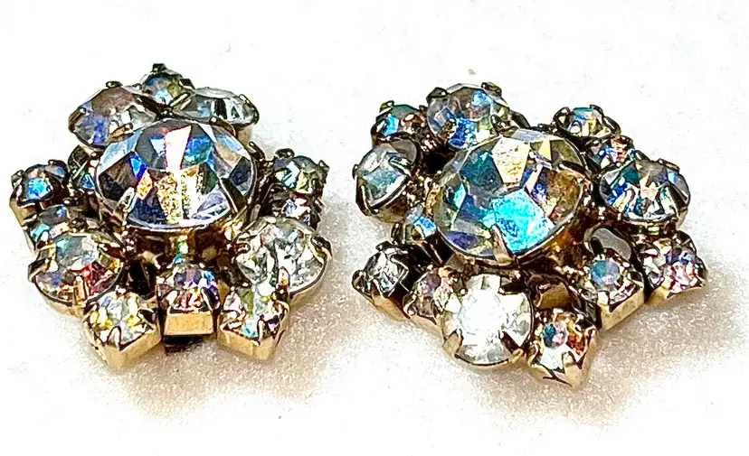 Vintage Rhinestone Clip On Earrings.