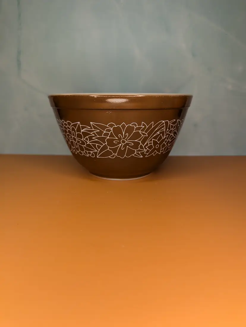 PYREX Woodlands 401 Mixing Bowl 1.5 qt Brown