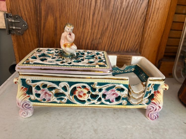 Capodimonte Ashtray cigarette box Some call outs see pics