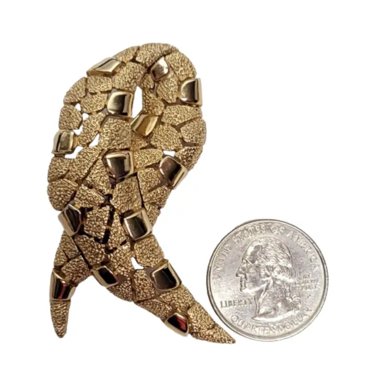 Trifari Crown Over T Vintage Gold-Tone Smooth, Textured Animal Print Ribbon Brooch, Signed