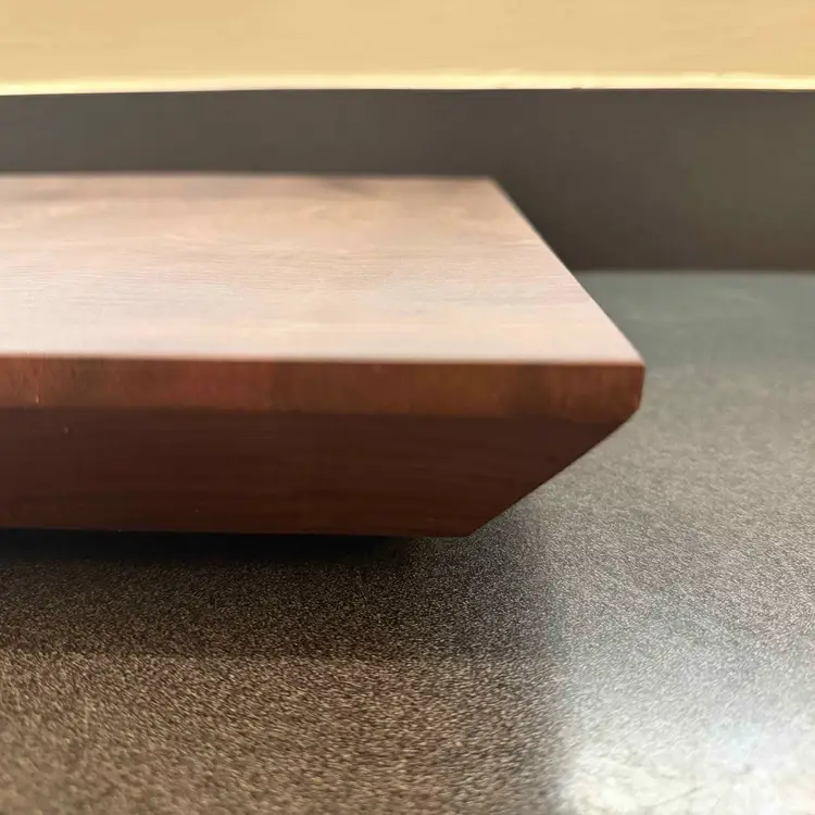 Walnut End Grain Cutting Board-large-14.25x17.25-Edge Profile and Feet