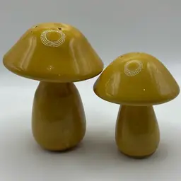 1970 Vintage Mushroom Salt & Pepper Shakers