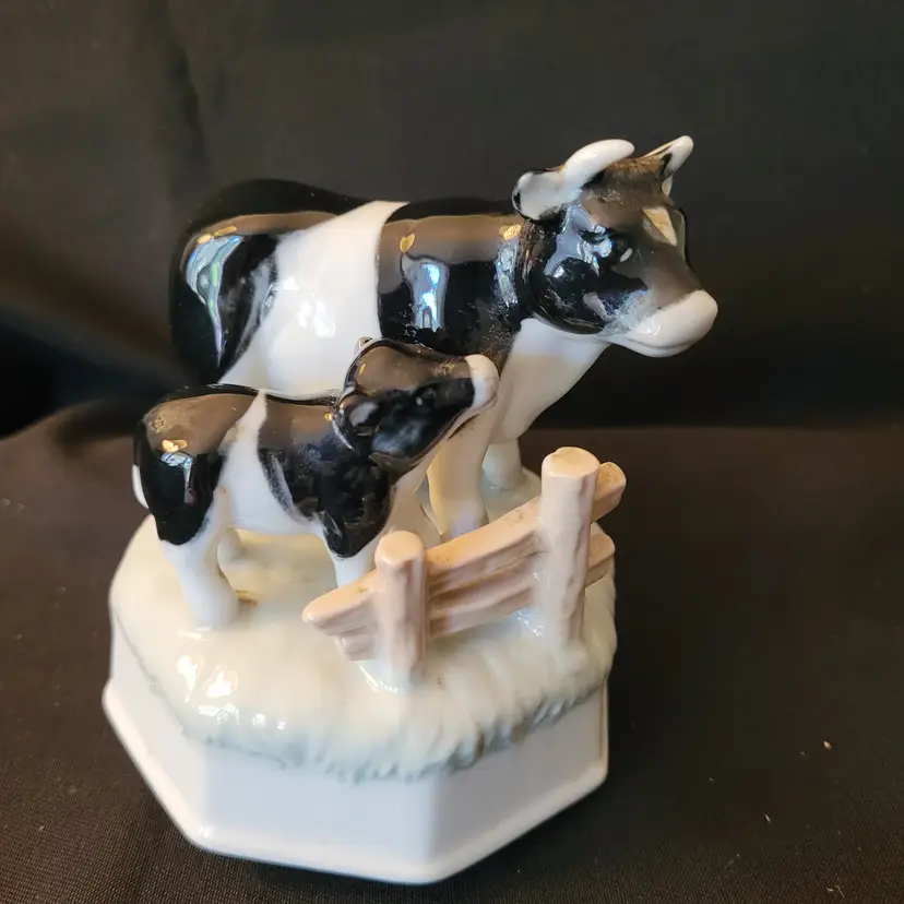 Vtg Otagire Japan Mom Cow & Calf Music Box