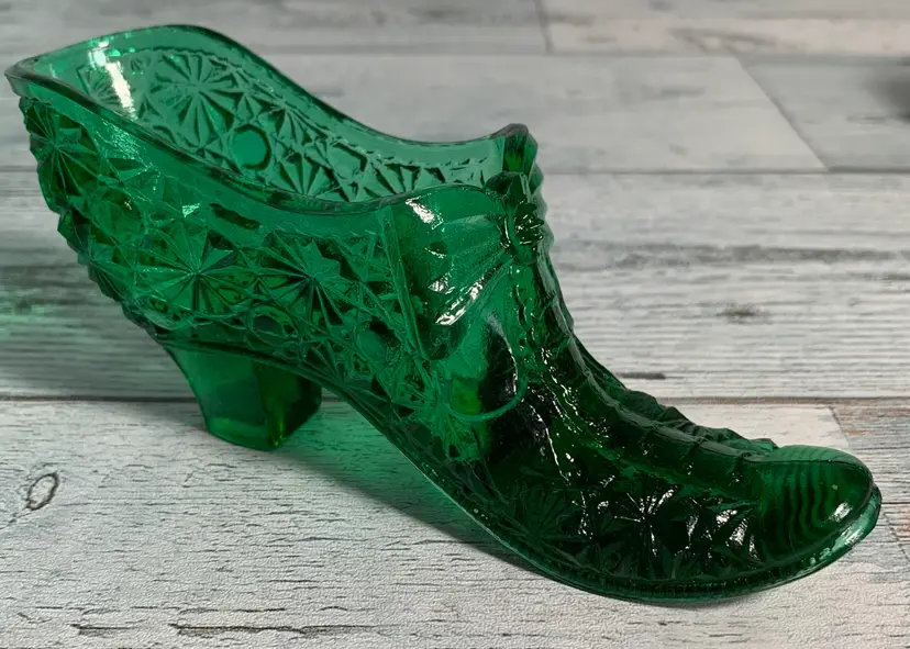 Boyd Sow With Bow In Emerald Green Glass Marked B