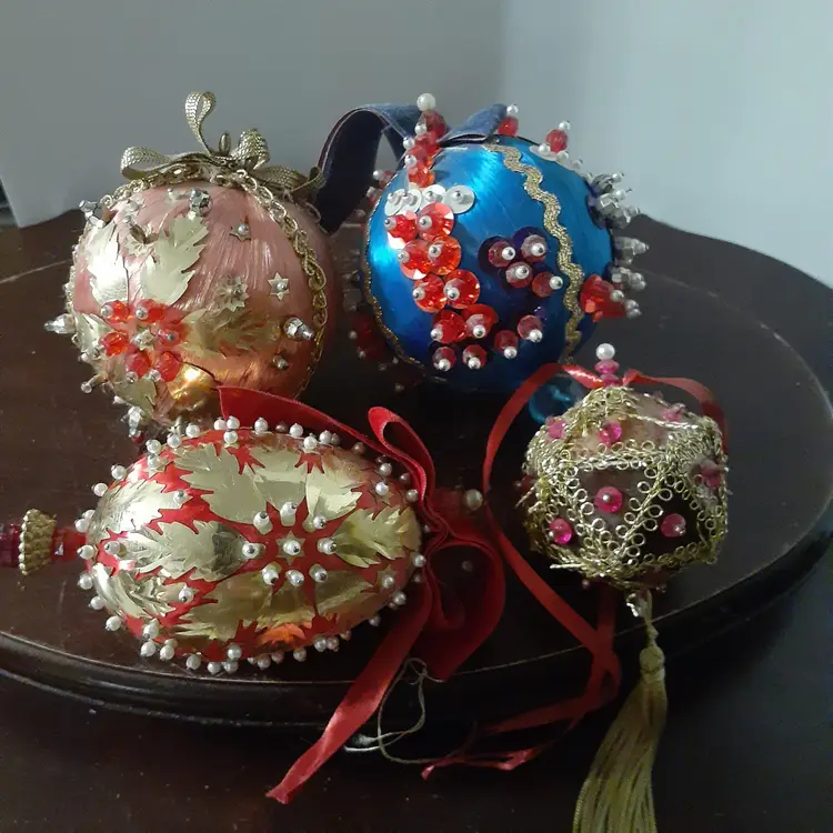 Set Of 4 Large Push Pin Ornaments