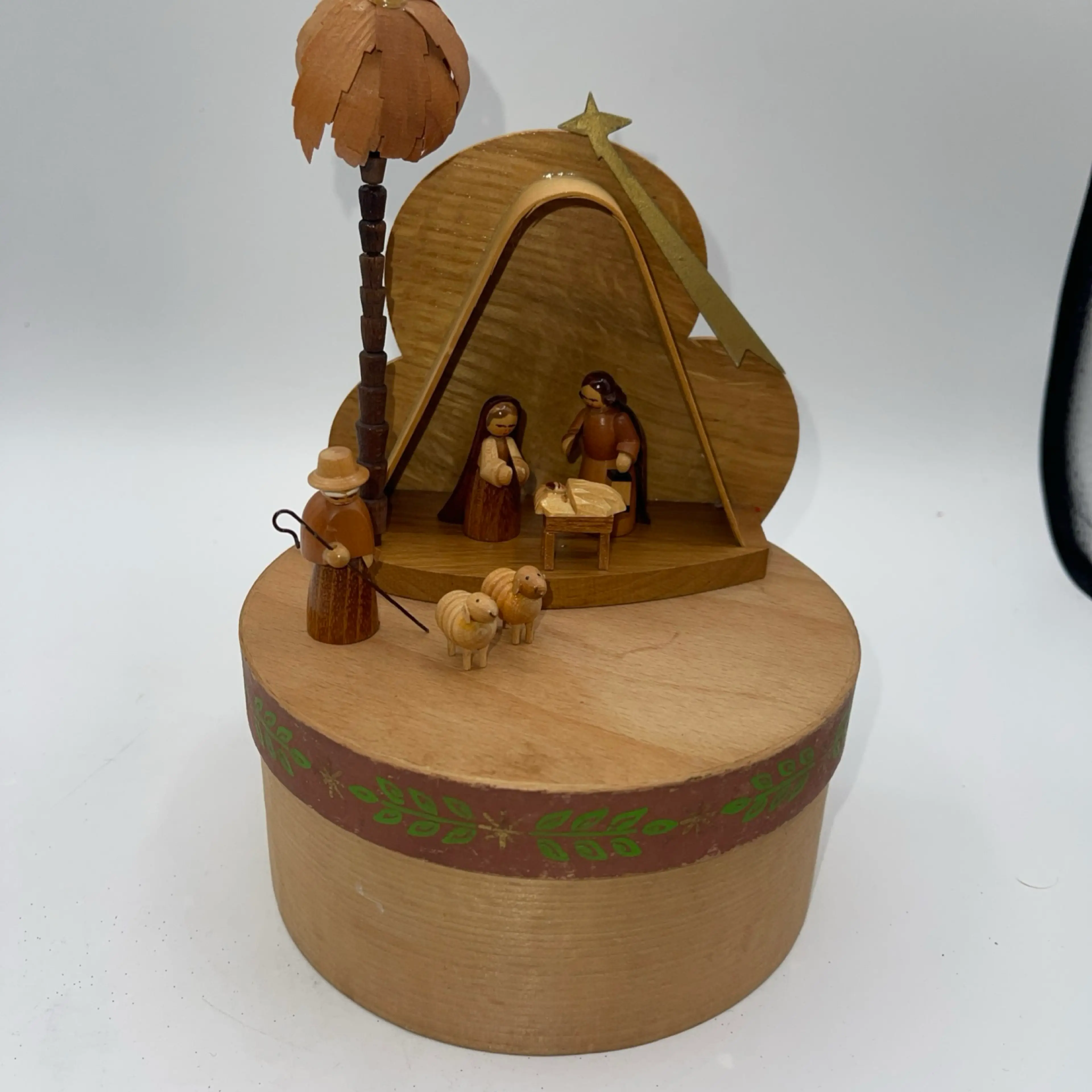 Image 4 of 18