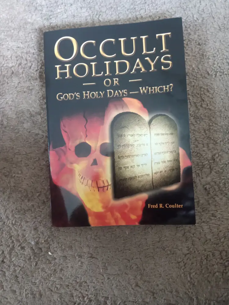 #04 Occult Holidays book