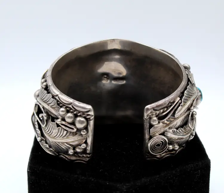 Southwestern Sterling Silver Turquoise 3D Bear themed cuff bracelet 152g