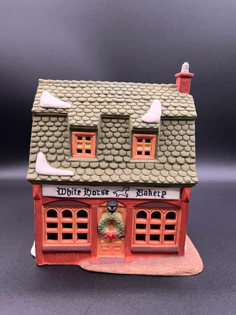 **Dept 56 White Horse Bakery Porcelain Holiday Collection Light Up House READ