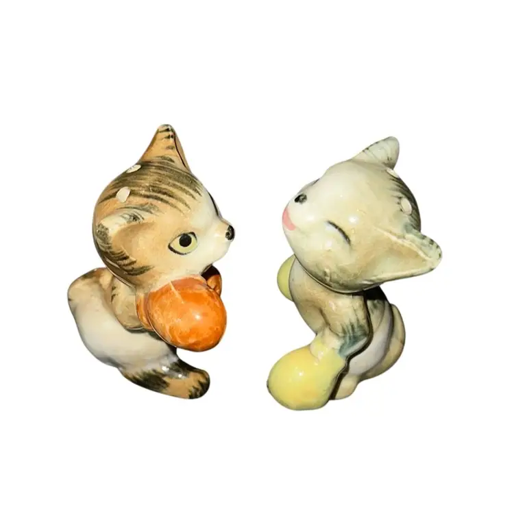 Anthropomorphic Vintage Cat Kitten Kitty Boxing Gloves Salt And Pepper Shakers With Stoppers