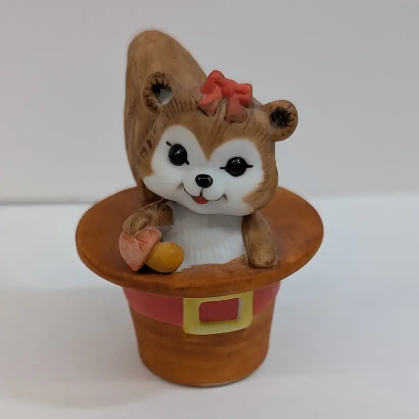 Vintage Lefton Anthropomorphic Squirrel Figure Thanksgiving Pilgrim Hat Mushroom