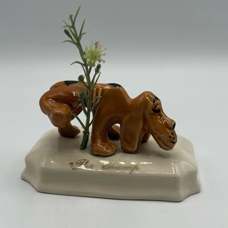 “The Champ” Hillbilly Hound Naughty Dog Ceramic Figurine Plastic Tree Replaced