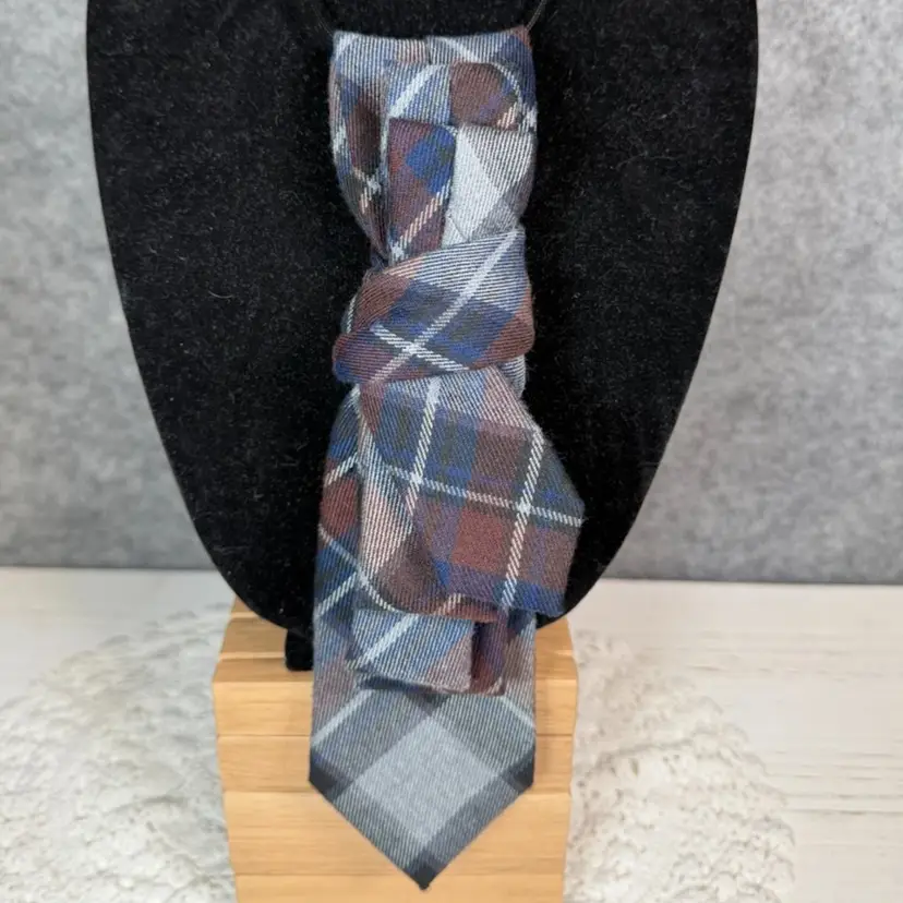 Upcycled Vintage Tie Necklace – One-of-a-Kind Statement Piece