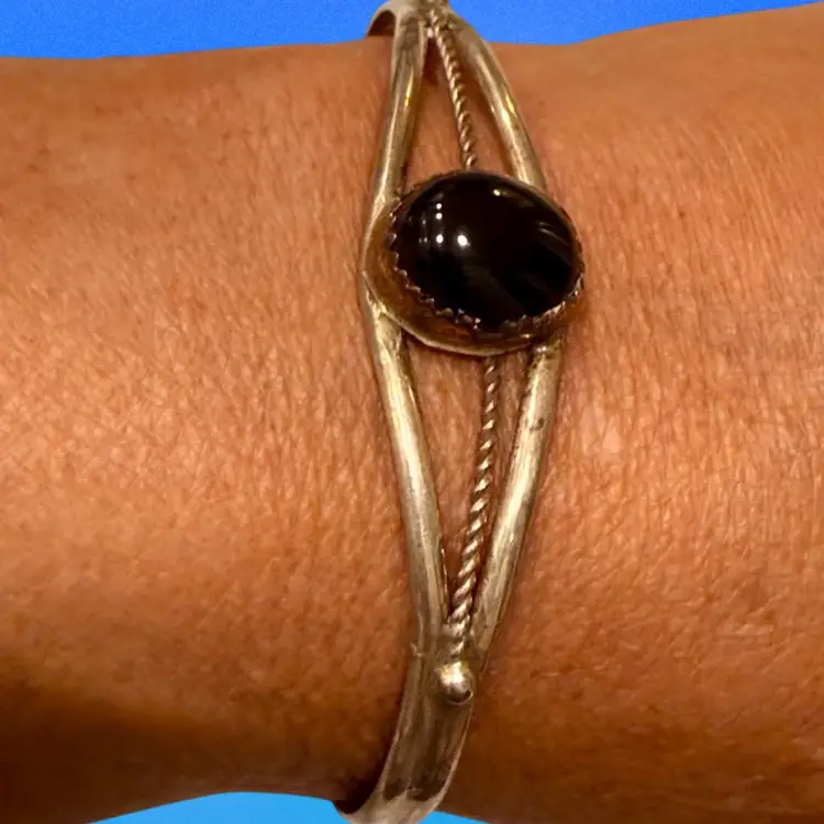 Vintage Native American Navajo Sterling Silver Onyx Cuff Bracelet, 2.5” Inner Diameter, 7.9g