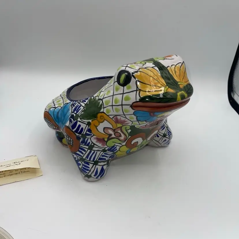 FANTASTIC TALAVERA MEXICAN POTTERY FROG PLANTER Signed 10”x7”