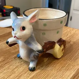 Vintage bunny rabbit planter, Made in Japan