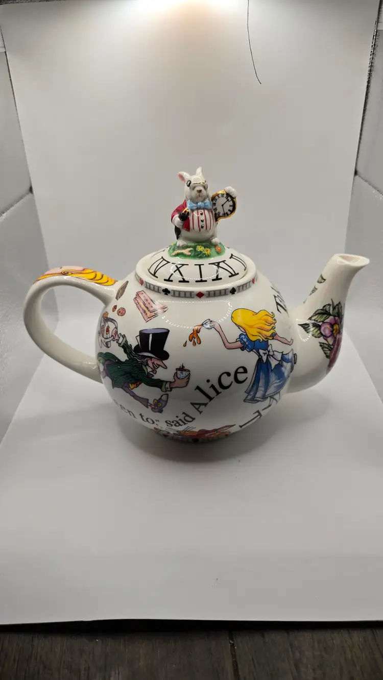 Alice in Wonderland “Mad Hatter’s Teaparty” Teapot – Cardew Design 2004