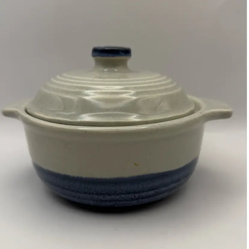 Vintage 70’s McCoy Farmhouse Small Covered Crock Dish