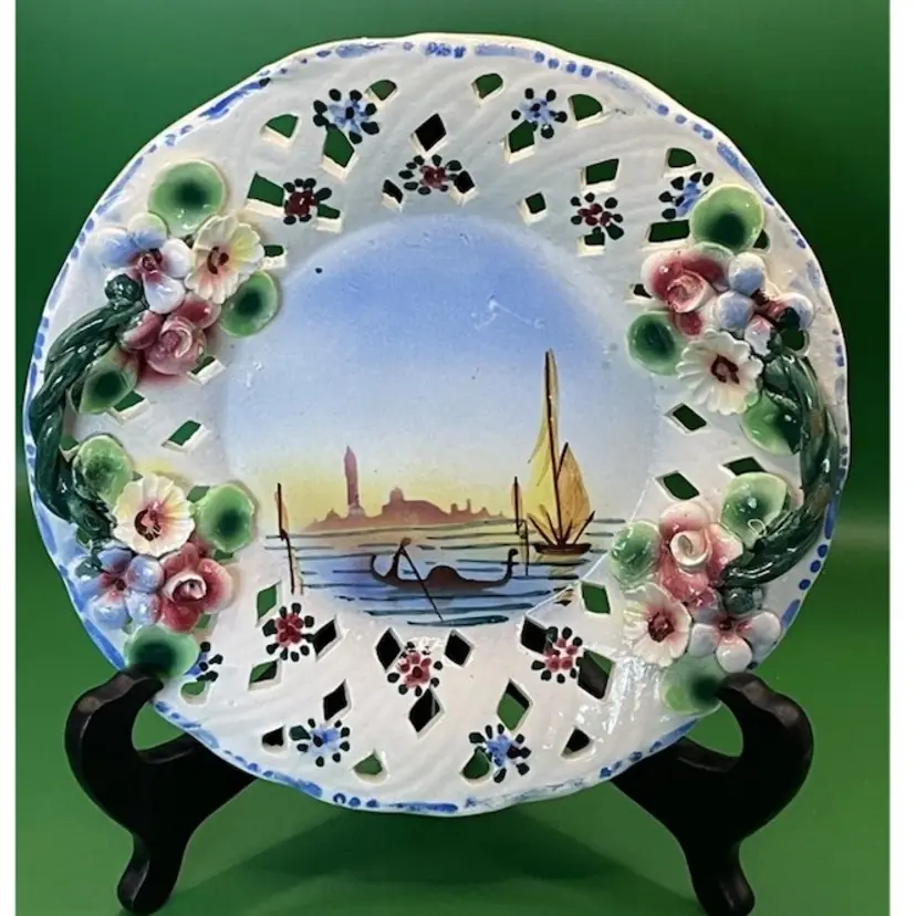 Italian Majolica 3 Dimensional Hand Painted Venice Scene Plate Vintage