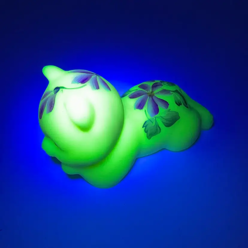 Fenton Bermese Glowy Laying Bear Painted By D. Robinson AS IS