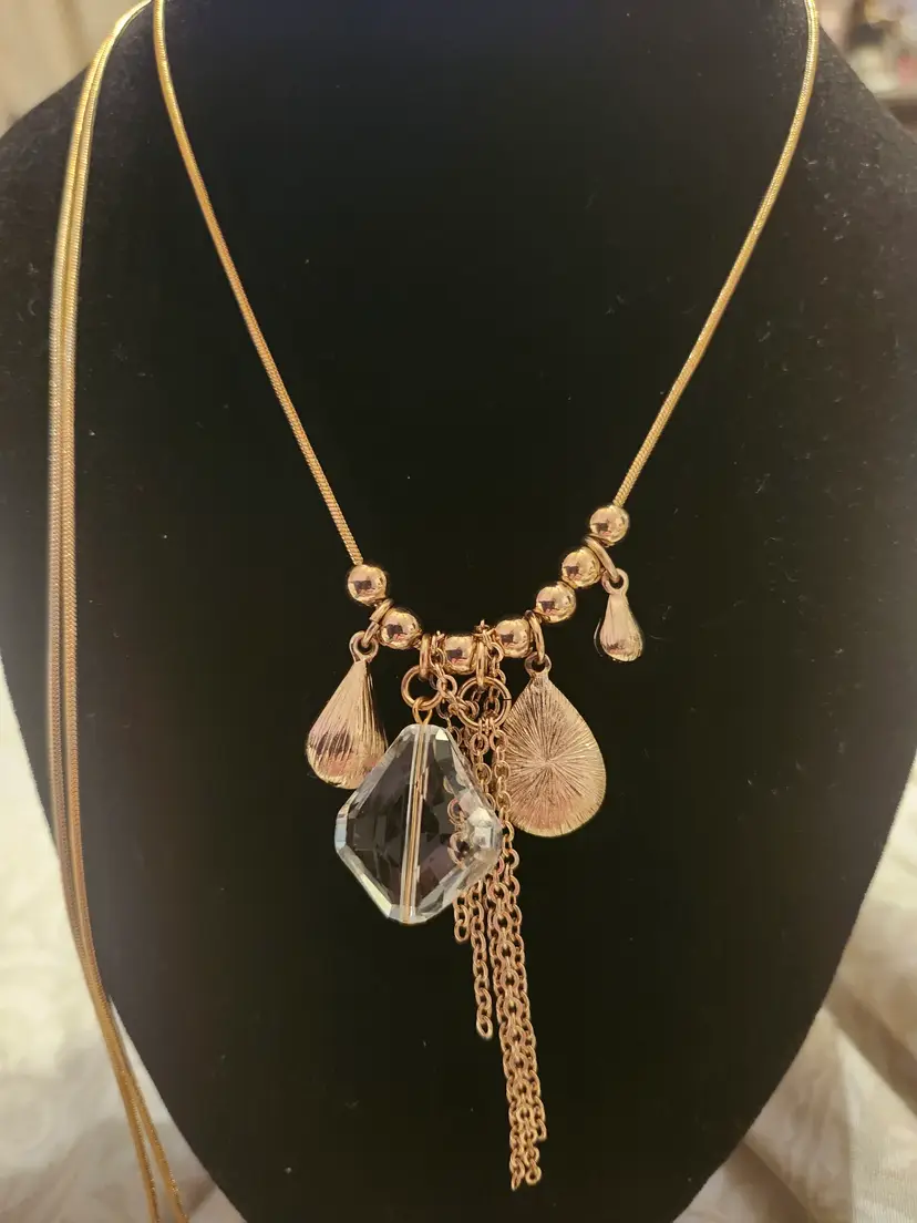 Elegant Gold  Necklace with Crystal Tassel
