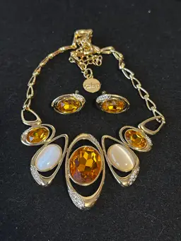 Charming Sisters Necklace And Post Earnings