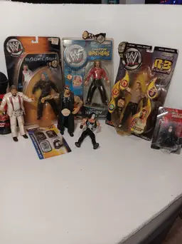HUGE LOT OF WRESTLERS action figures