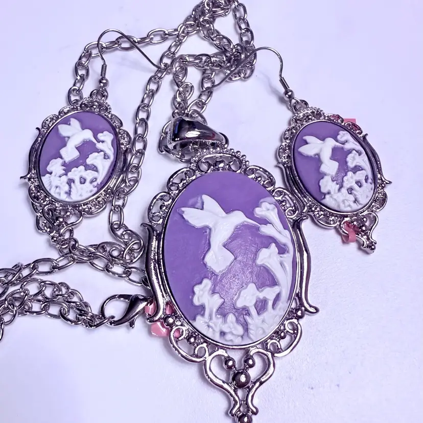 Purple Hummingbird Cameo Necklace & Earrings Set – Stainless Steel Filigree Design Vintage Style