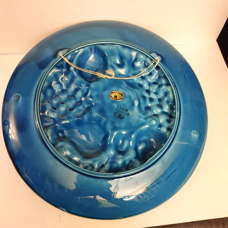 Inarco Mood Indigo Blue decorative plate. 3D. Made in Japan. No chips. 10 in diameter.