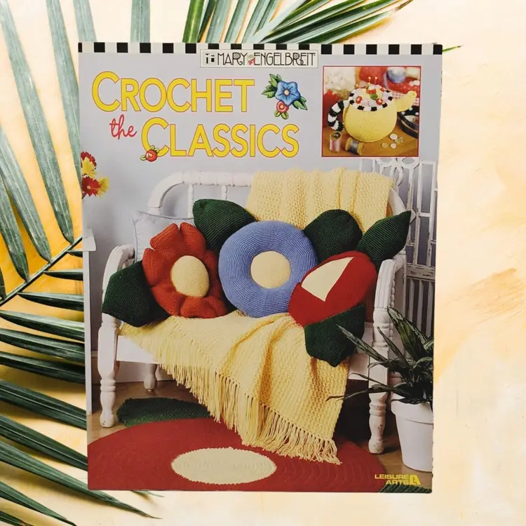 Mary Engelbreit Crochet the Classics Trade Paperback Oversized Adorable Patterns