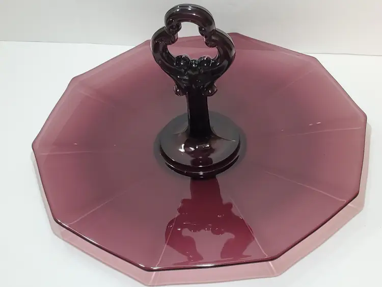 Cambridge Decagon Amethyst Center Handle Candy Tray