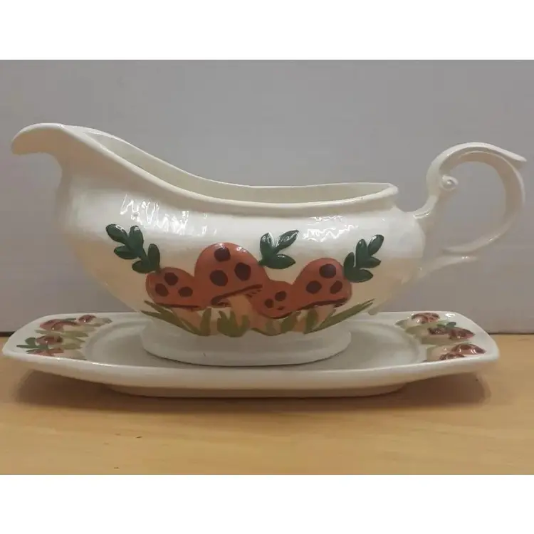 Vintage Arnels mushroom gravy boat with under plate