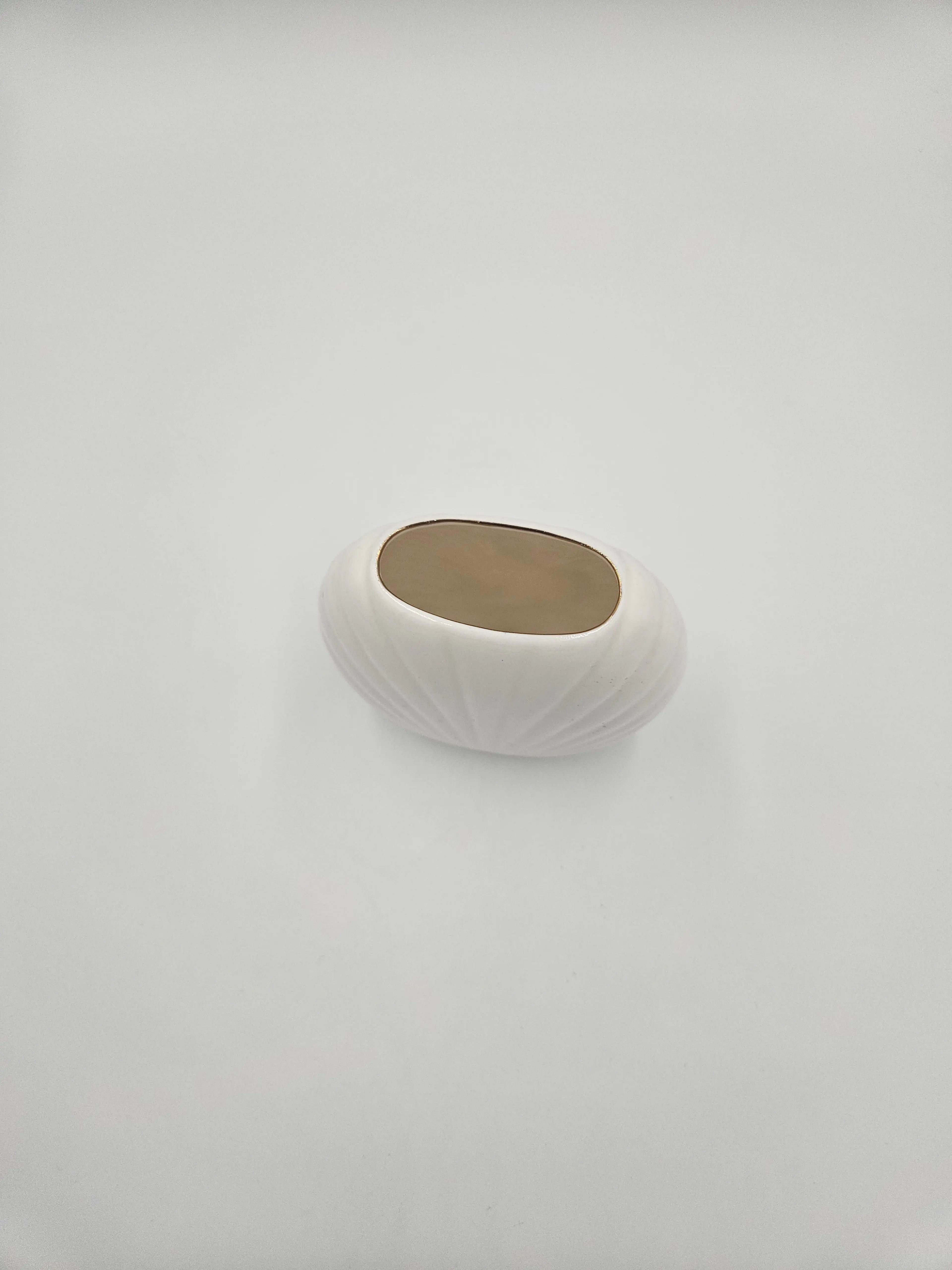 Image 3 of 4