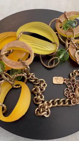 Stunning Vintage Yellow Gold Tone Green Necklace Signed