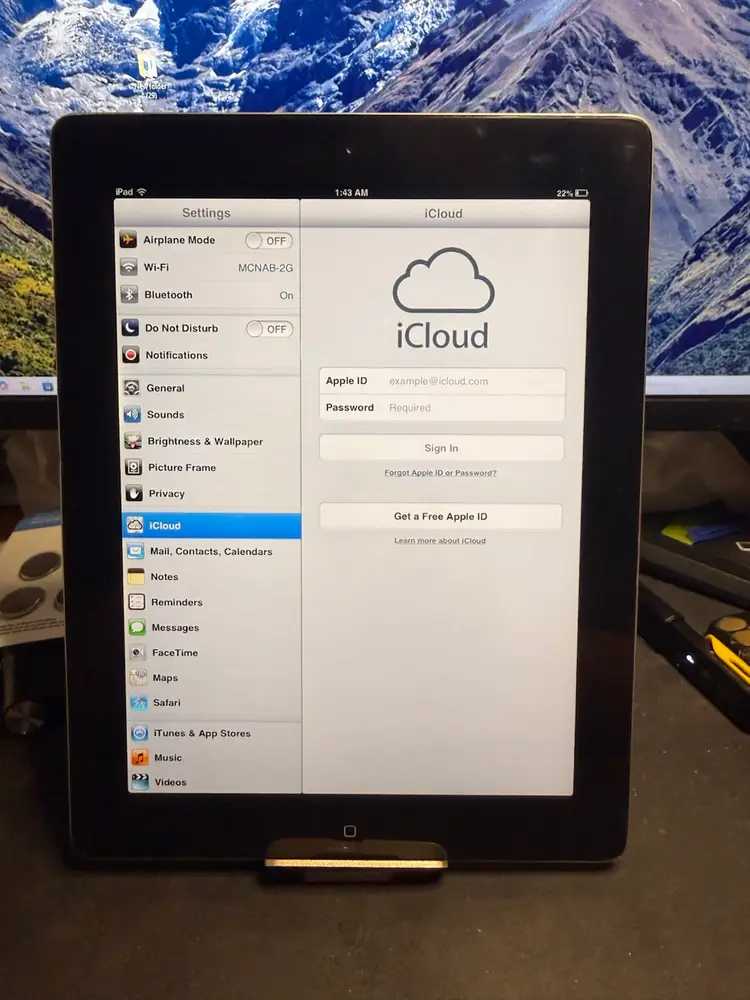 Apple iPad 2nd 64gb Rare iOS 6.1.3 With Games