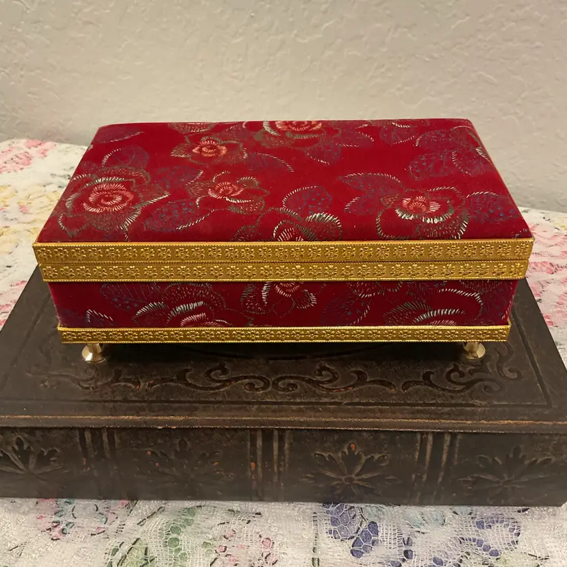 🎉Red Velvet Gold Framed Floral Embroidered Musical Jewelry Box - 8.25”x5”x3”